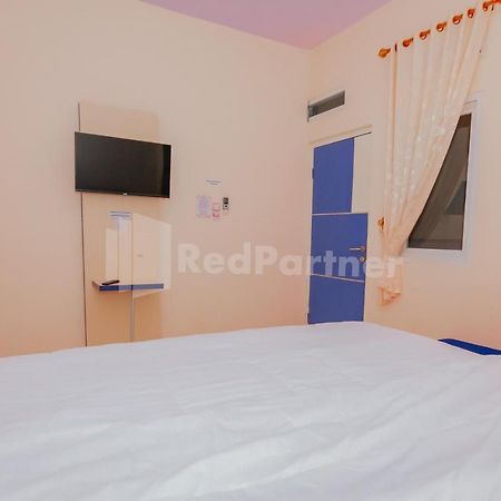 Ungu Kangen Hotel Bogor Mitra Reddoorz المظهر الخارجي الصورة